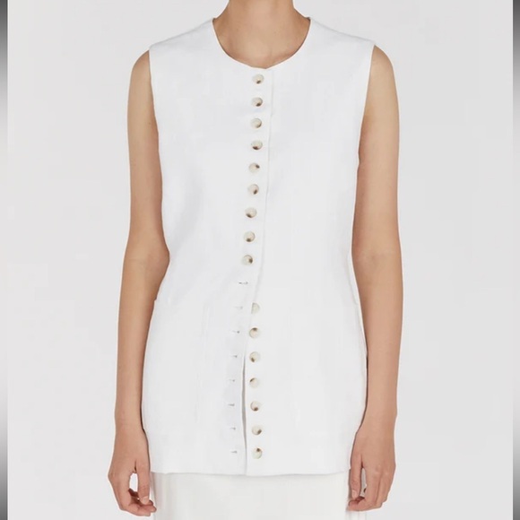 DISSH White Sleeveless Vest - Picture 2 of 6